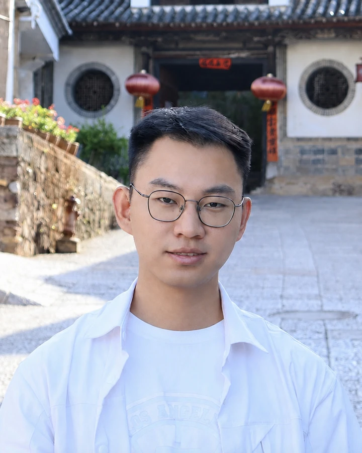 Portrait of Hongyu Ding.